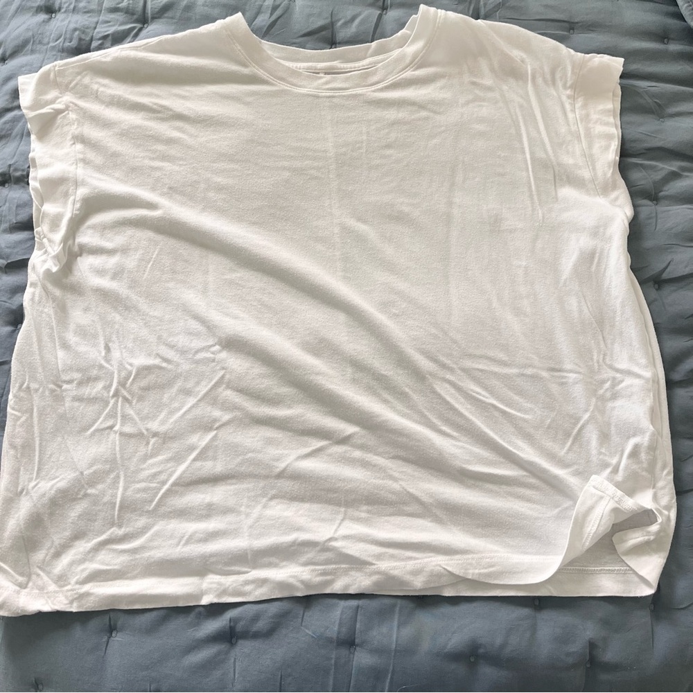 BUNDLE- A New Day Extended Shoulder Tshirt - Picture 4 of 5